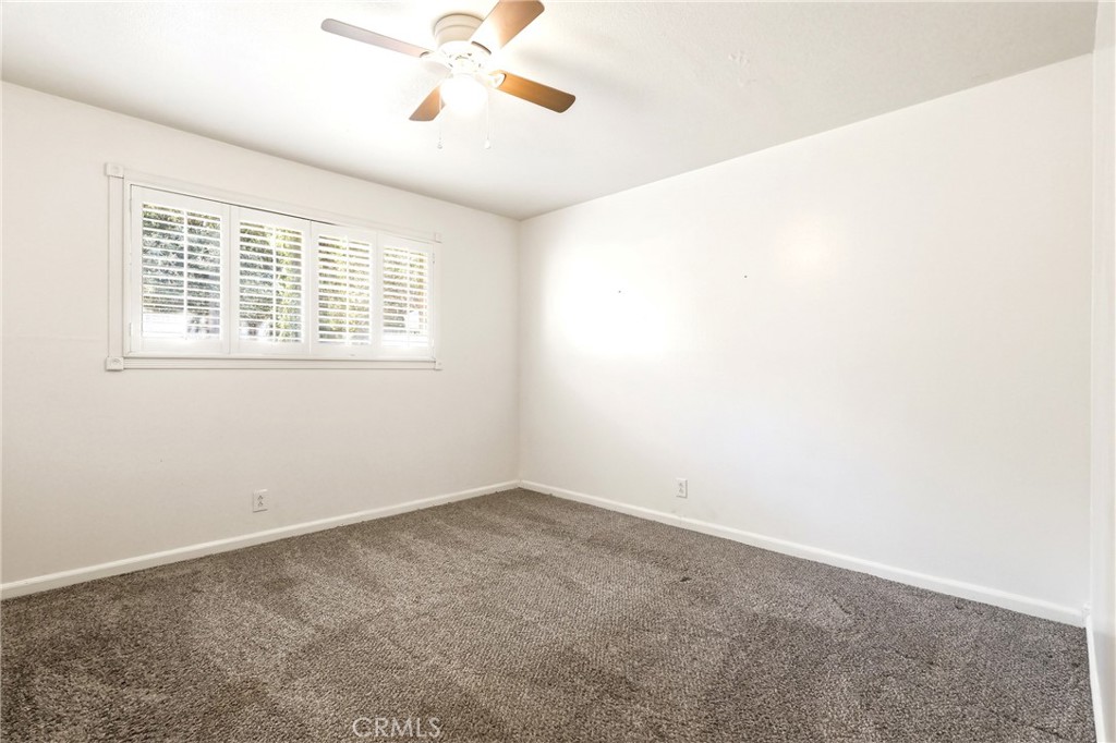 524 E Ghent