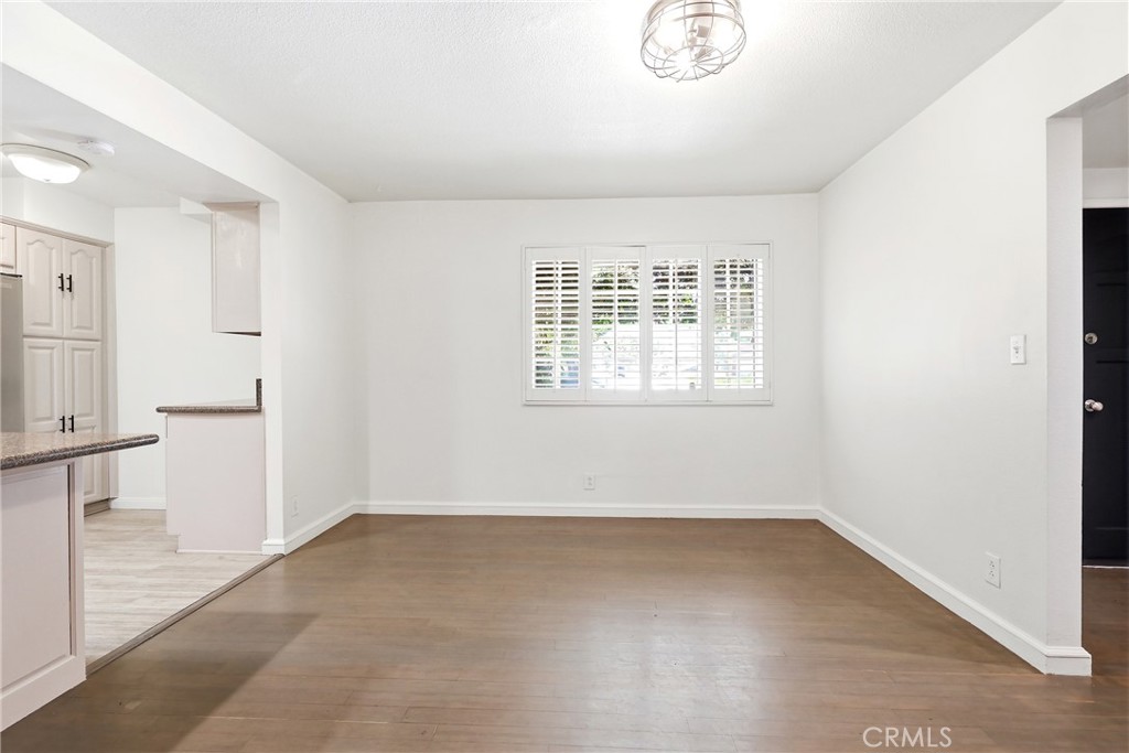 524 E Ghent