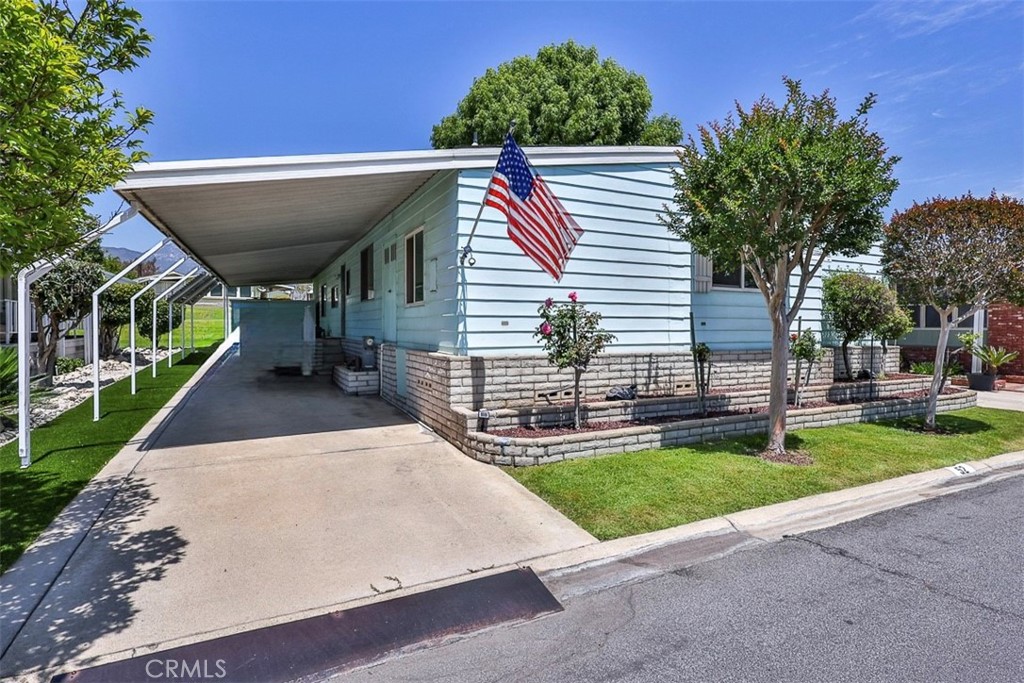 929 E Foothill Boulevard 52