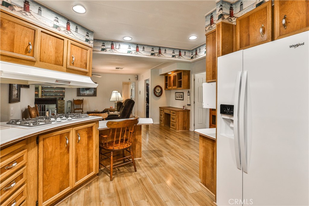 929 E Foothill Boulevard 52