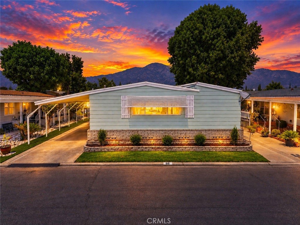 929 E Foothill Boulevard 52