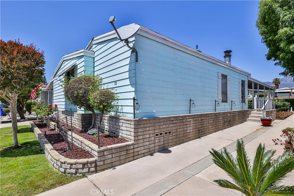 929 E Foothill Boulevard 52