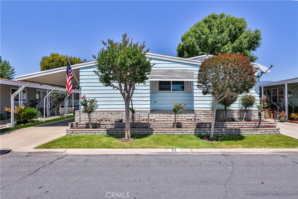 929 E Foothill Boulevard 52
