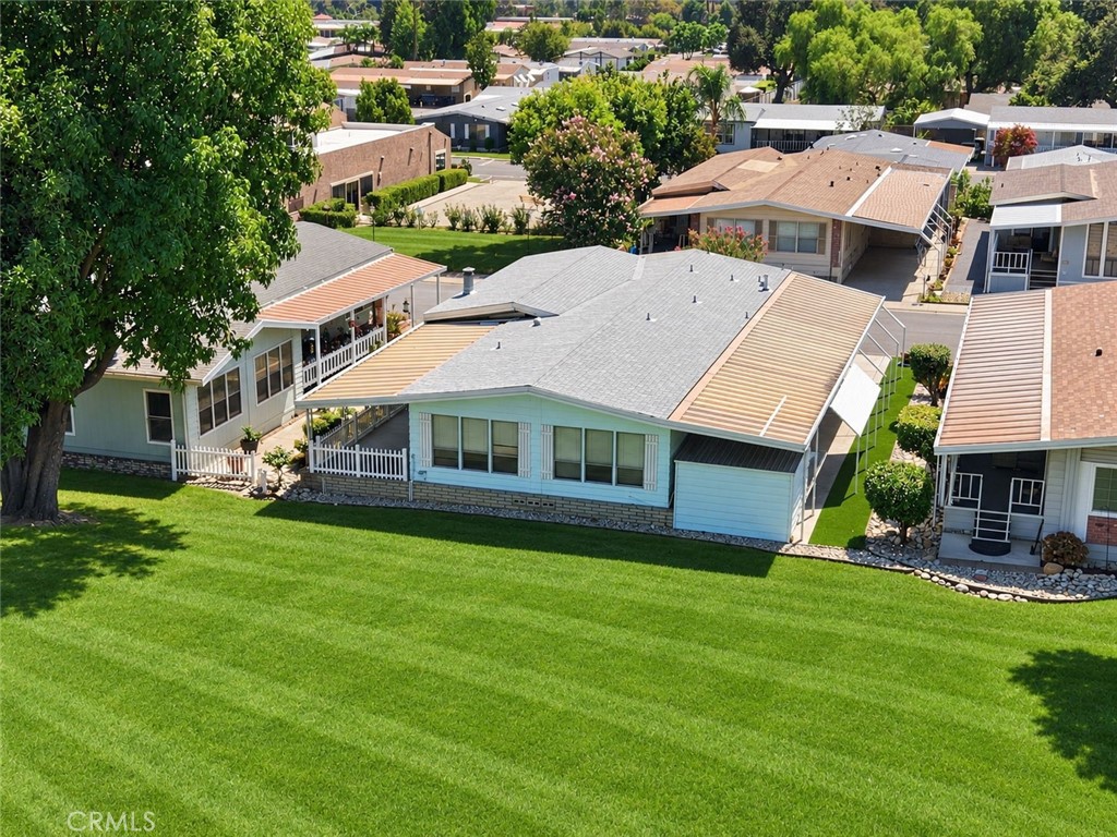 929 E Foothill Boulevard 52