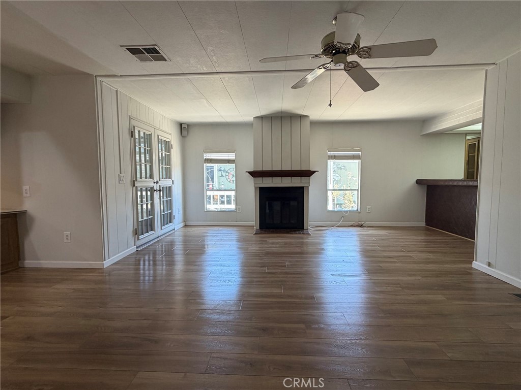 929 E Foothill Boulevard 52