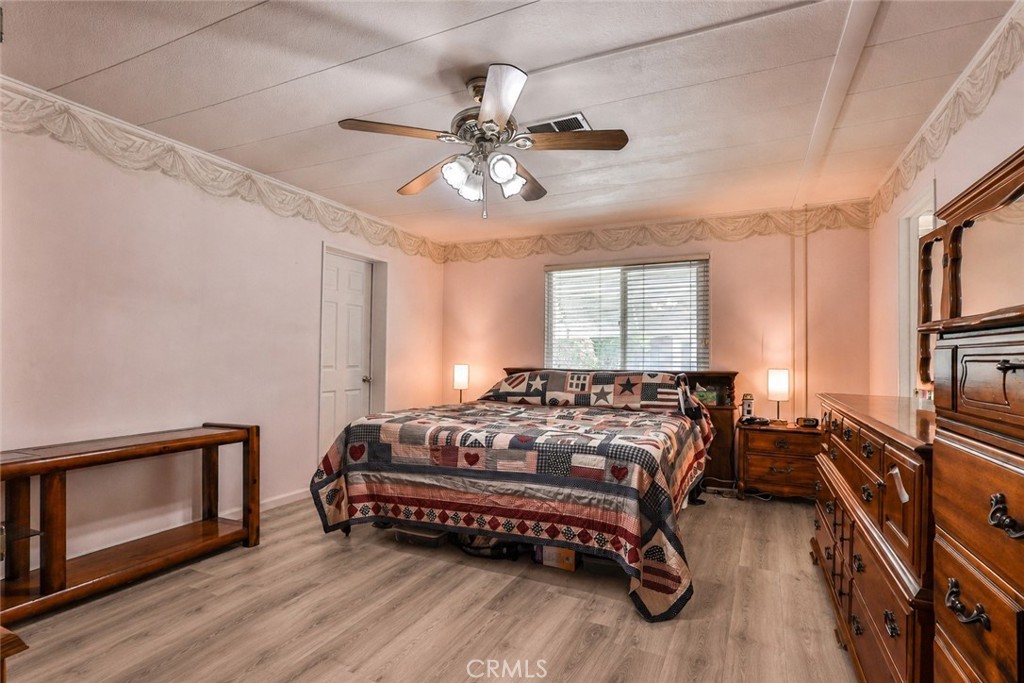 929 E Foothill Boulevard 52