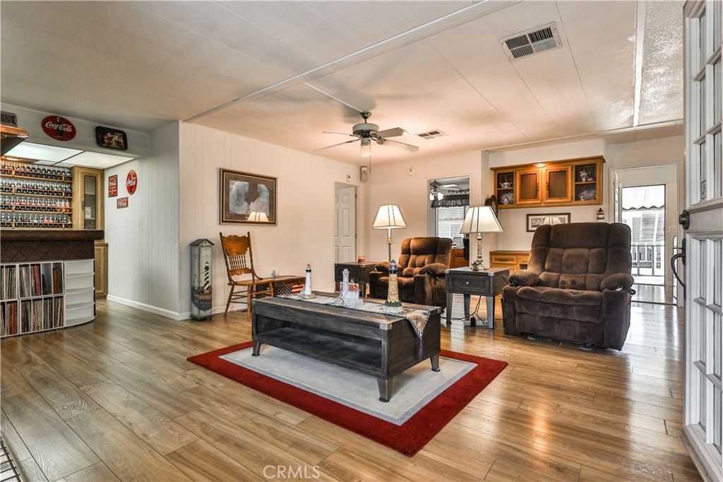 929 E Foothill Boulevard 52