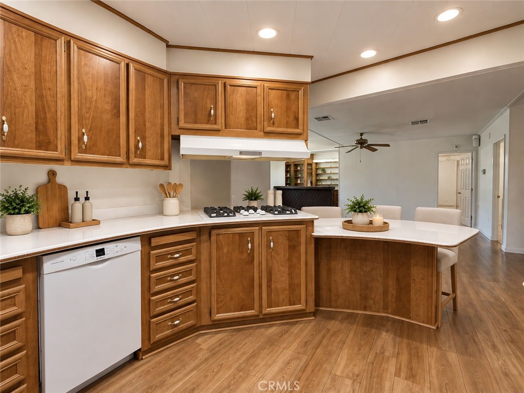 929 E Foothill Boulevard 52