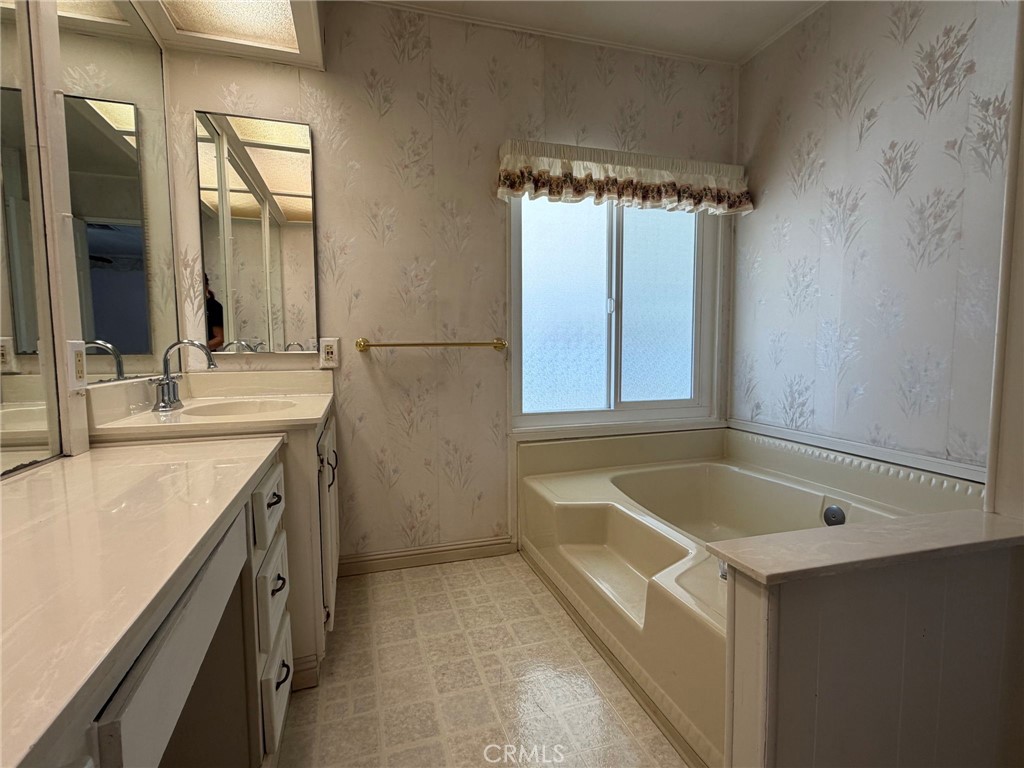 929 E Foothill Boulevard 52