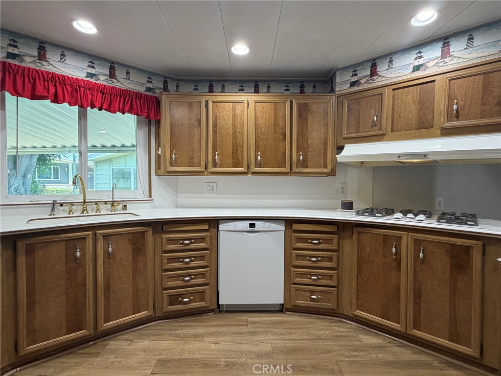 929 E Foothill Boulevard 52