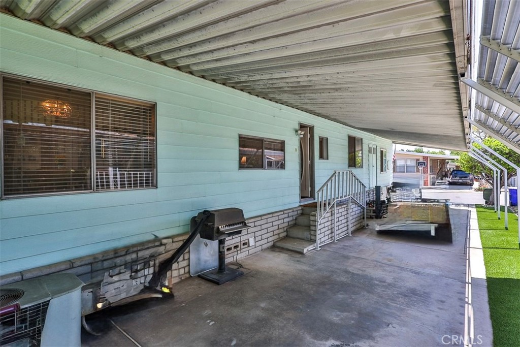 929 E Foothill Boulevard 52