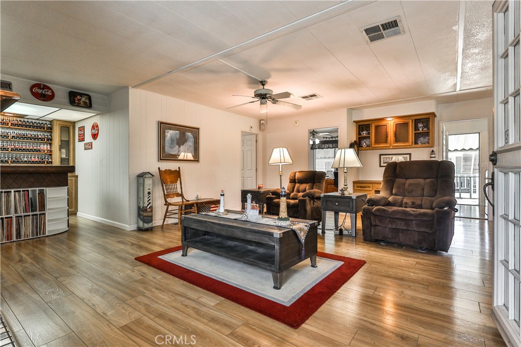 929 E Foothill Boulevard 52