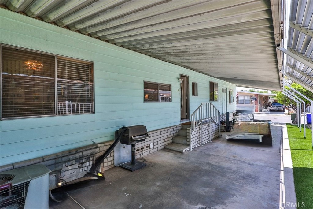 929 E Foothill Boulevard 52