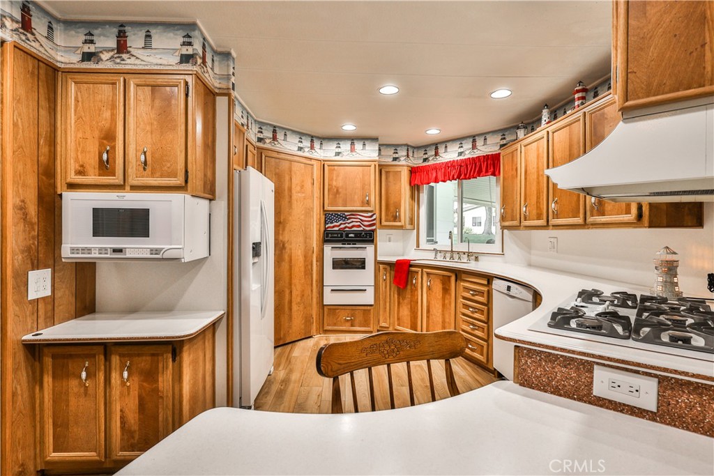 929 E Foothill Boulevard 52