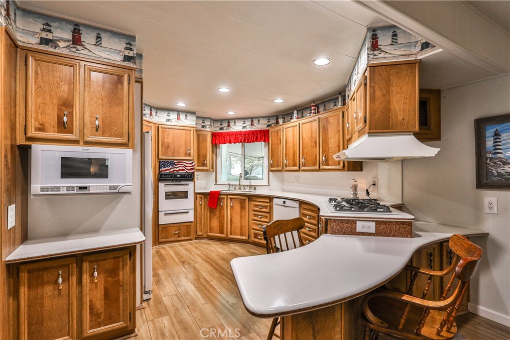 929 E Foothill Boulevard 52