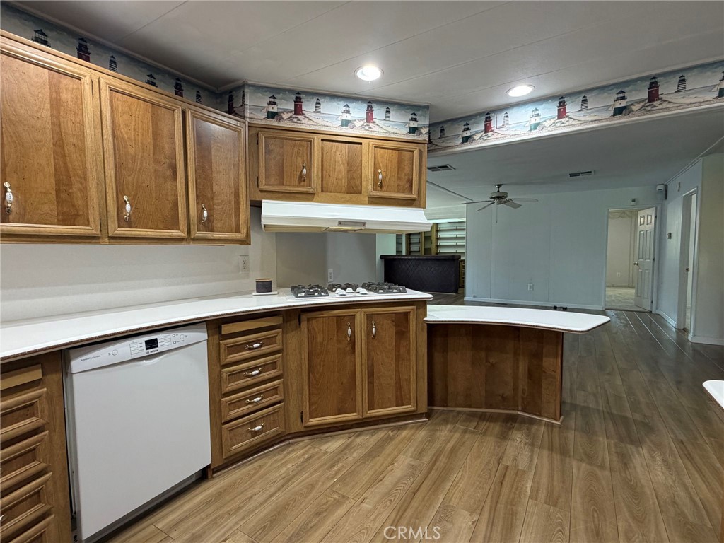 929 E Foothill Boulevard 52