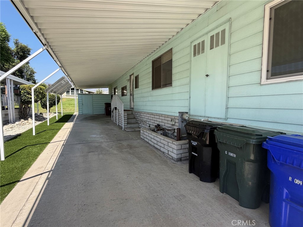 929 E Foothill Boulevard 52