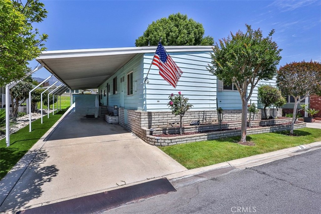 929 E Foothill Boulevard 52