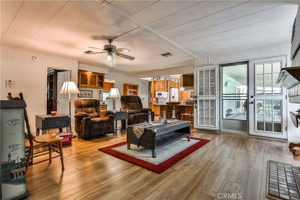 929 E Foothill Boulevard 52
