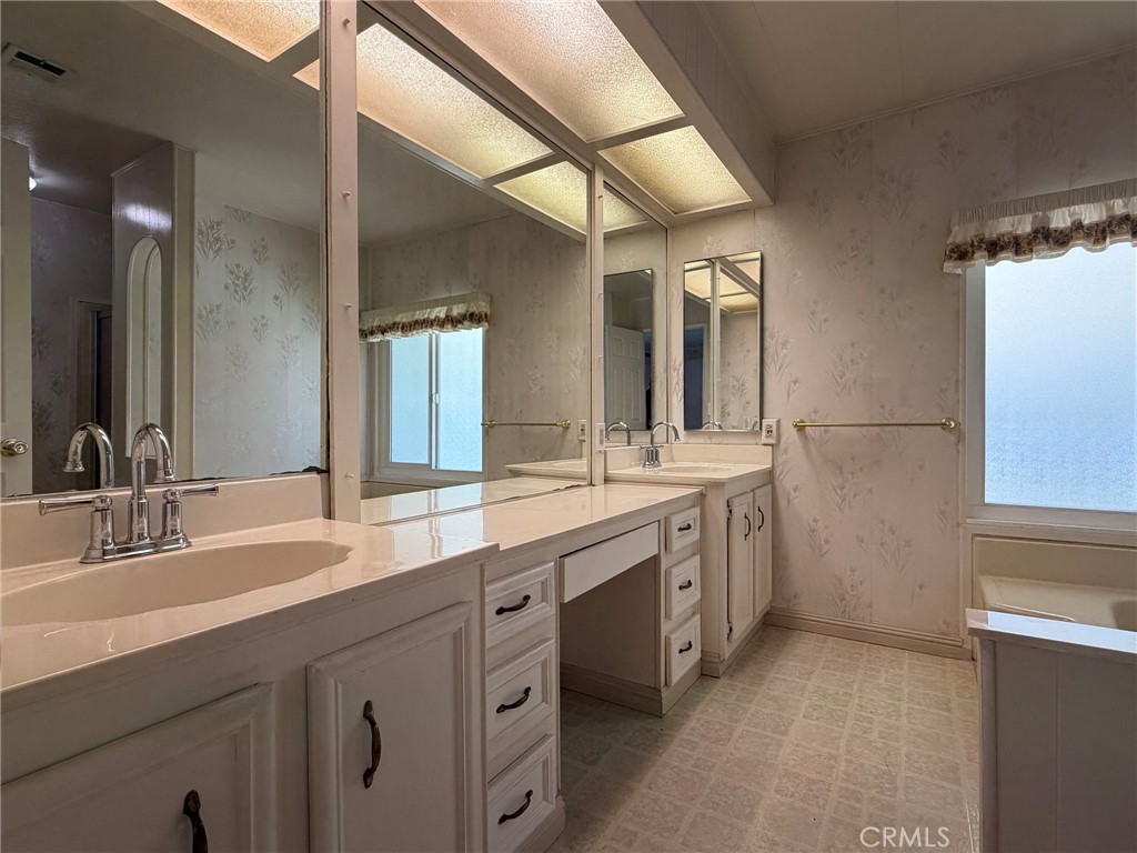 929 E Foothill Boulevard 52