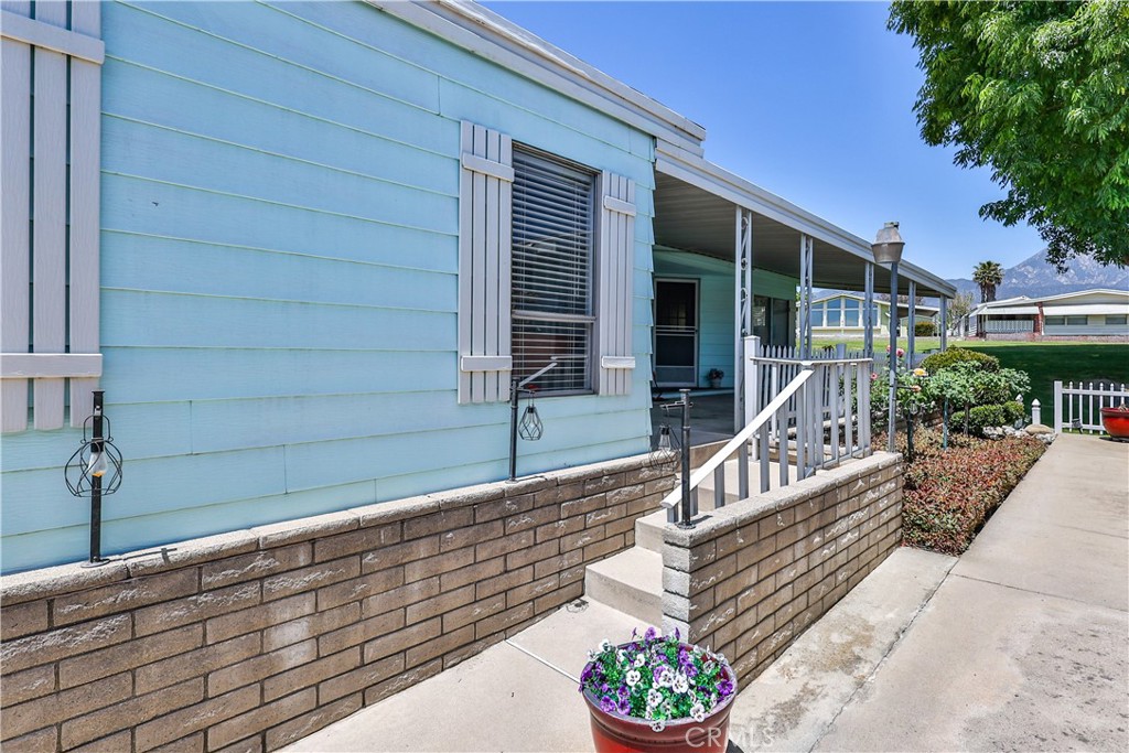 929 E Foothill Boulevard 52