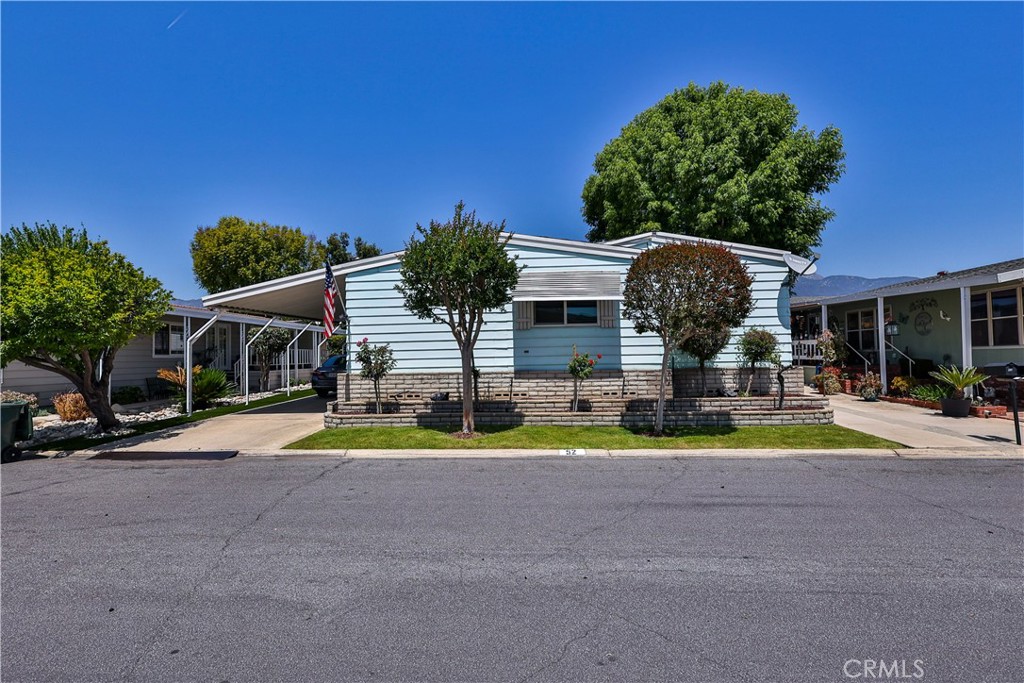 929 E Foothill Boulevard 52