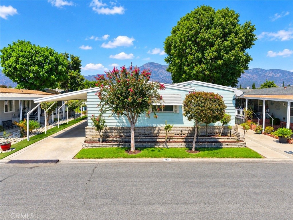 929 E Foothill Boulevard 52