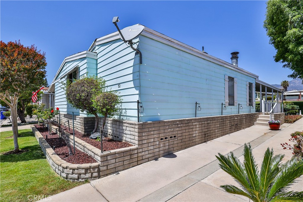 929 E Foothill Boulevard 52