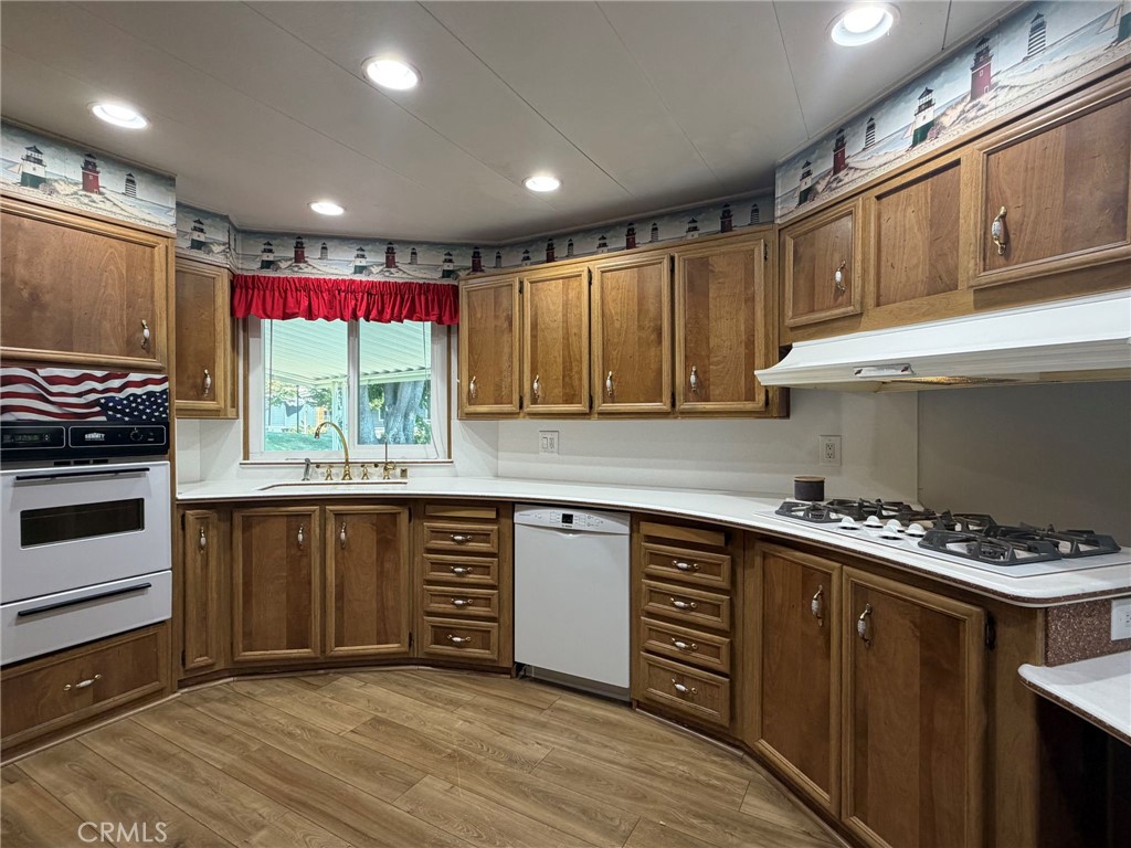 929 E Foothill Boulevard 52