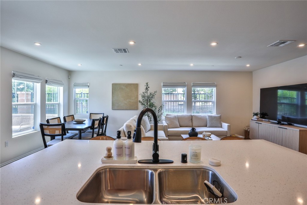 6932 Sierra Vista 5
