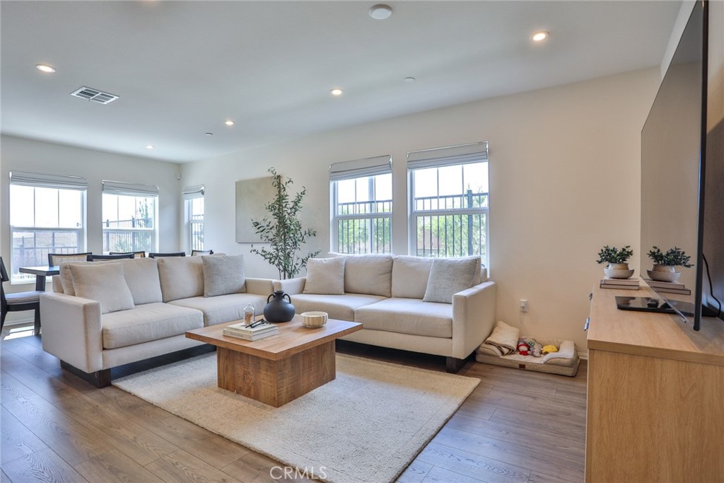 6392 Sierra Vista 5