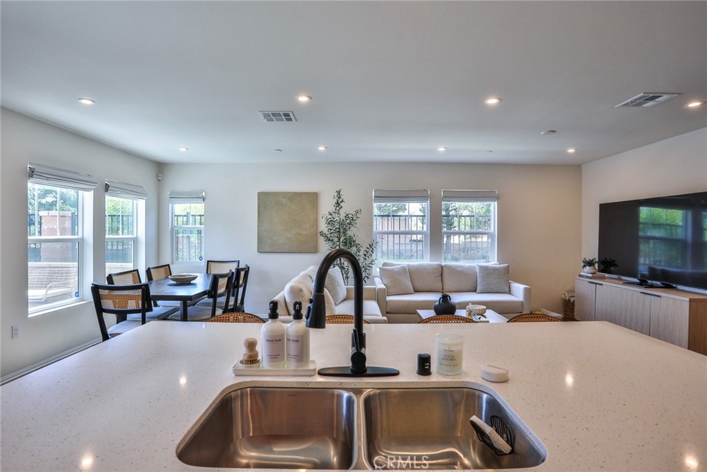 6932 Sierra Vista 5