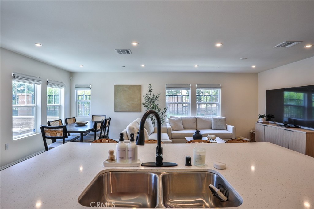 6392 Sierra Vista 5