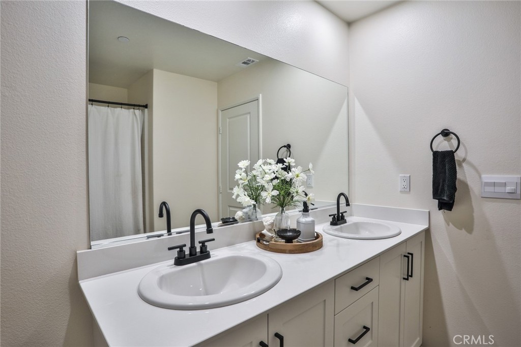 6392 Sierra Vista 5
