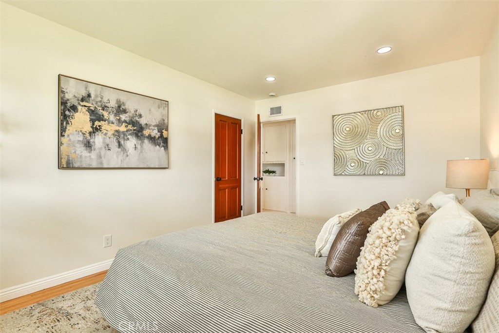 708 S Inman Road