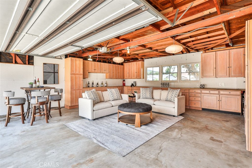 708 S Inman Road
