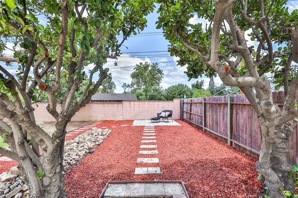 708 S Inman Road