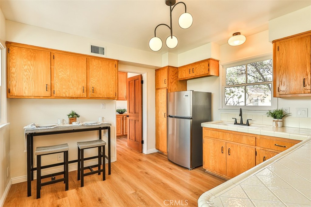 708 S Inman Road