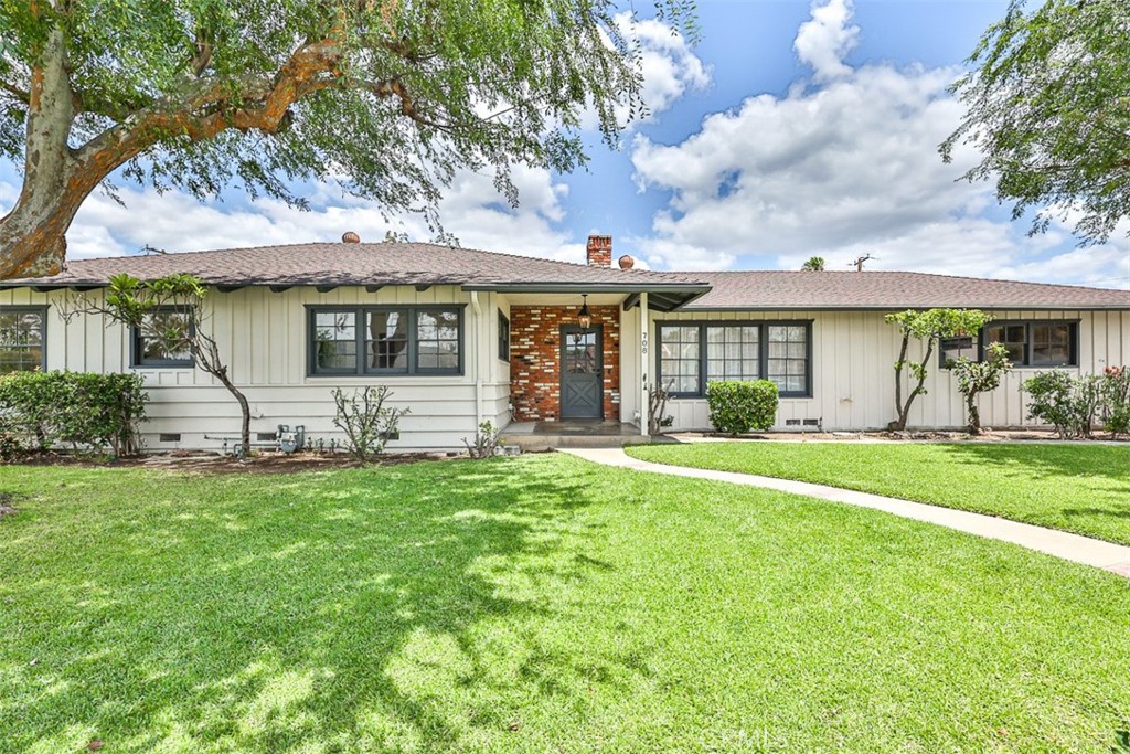 708 S Inman Road