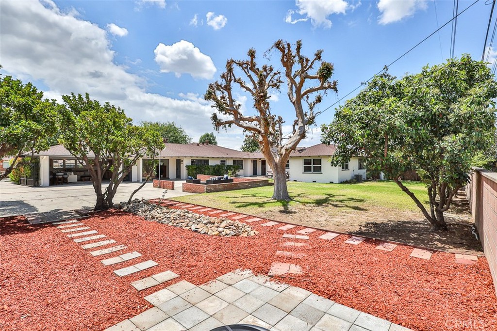 708 S Inman Road