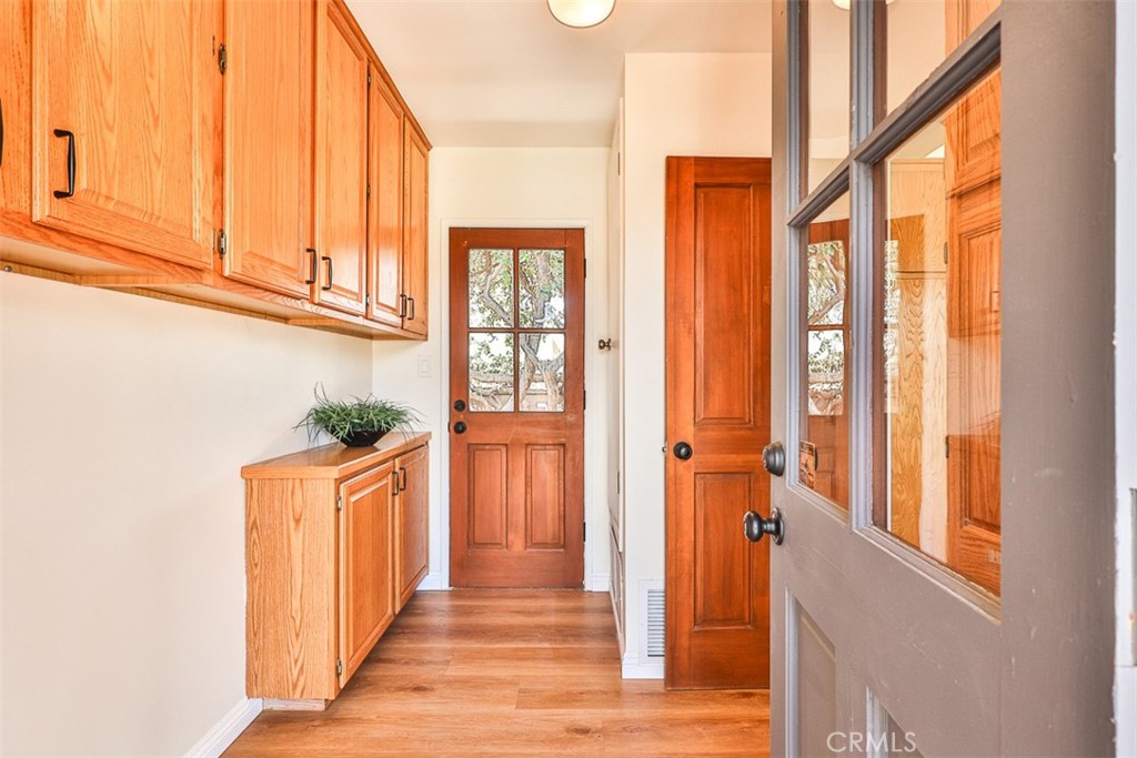 708 S Inman Road