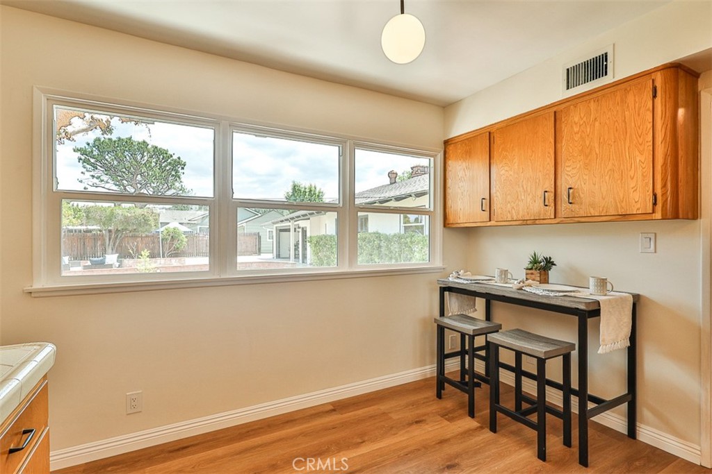 708 S Inman Road