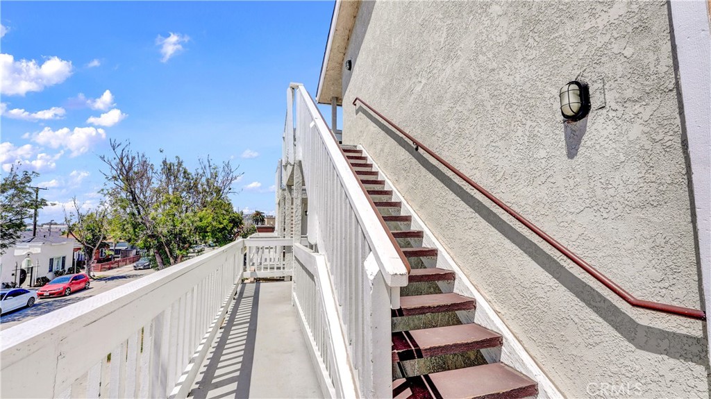 1140 Molino Avenue 5