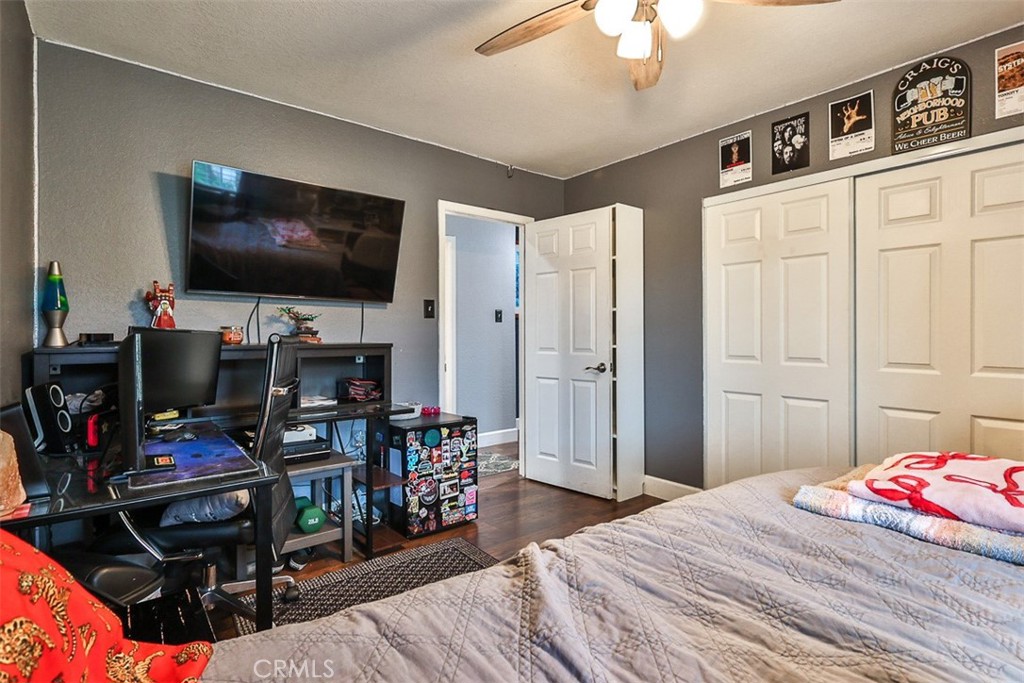 1421 E 15th