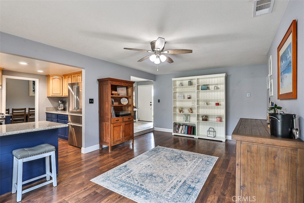 1421 E 15th