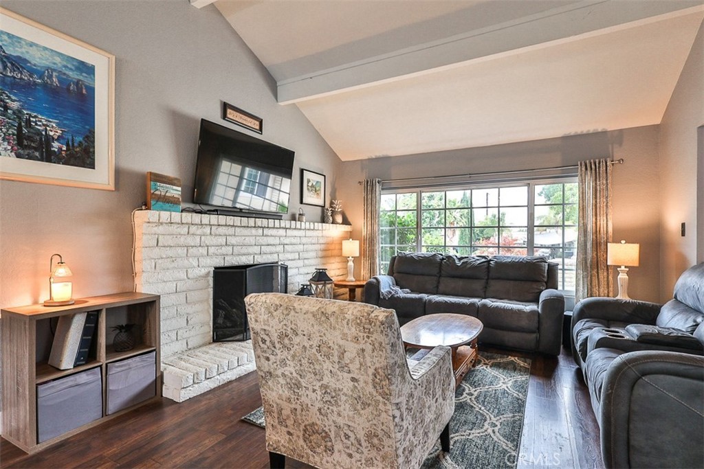 1421 E 15th