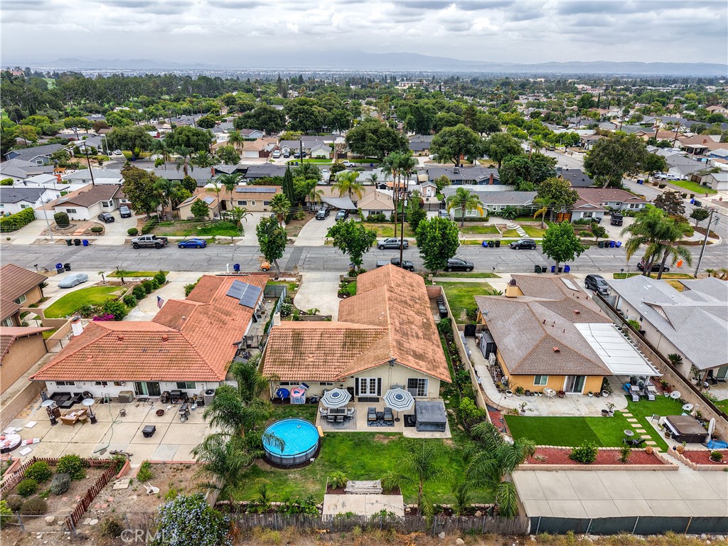 1421 E 15th