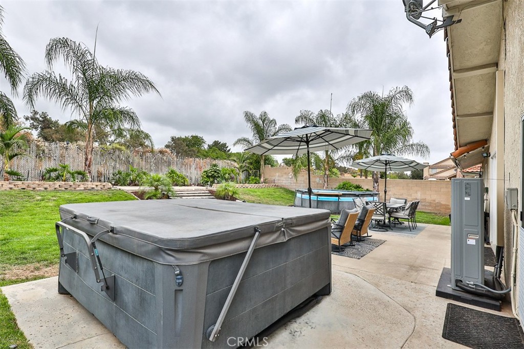 1421 E 15th
