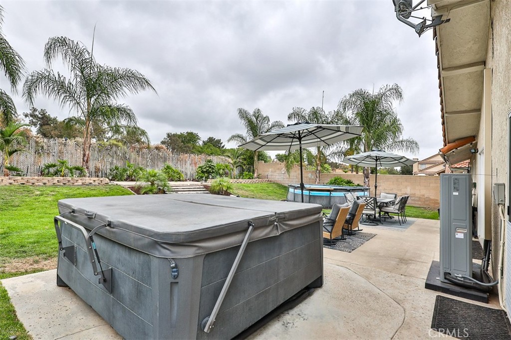 1421 E 15th