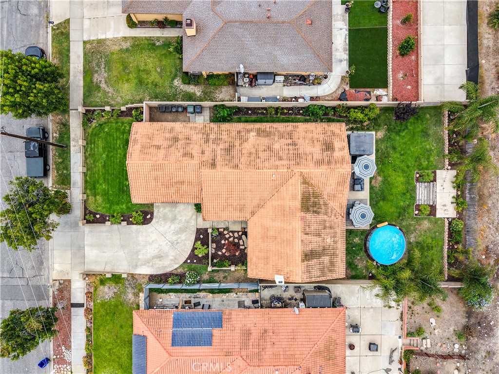 1421 E 15th